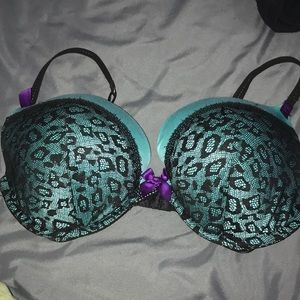 Victoria’s Secret “Very sexy push-up bra”